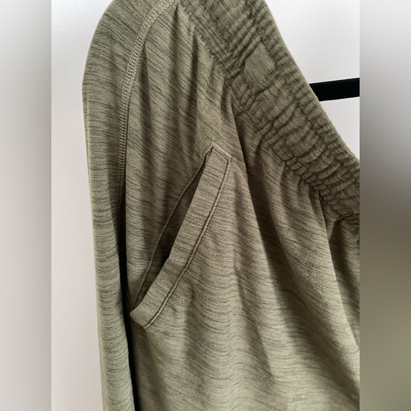 XL/XXL Old Navy Lounge / Workout set army green - Picture 9 of 9